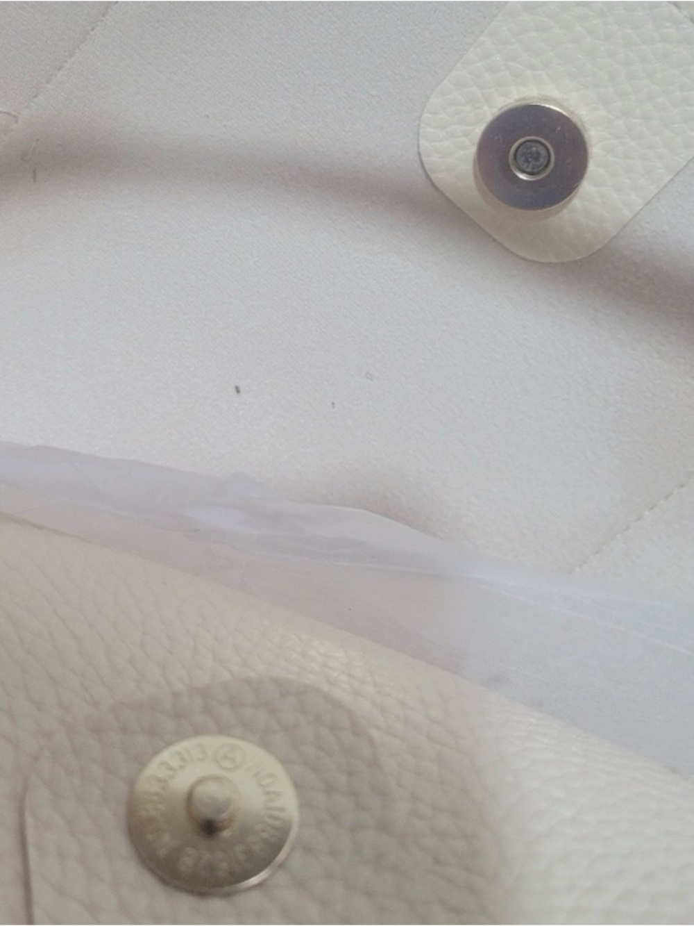 Elegant Cream Tote Bag - Picture 4 of 4